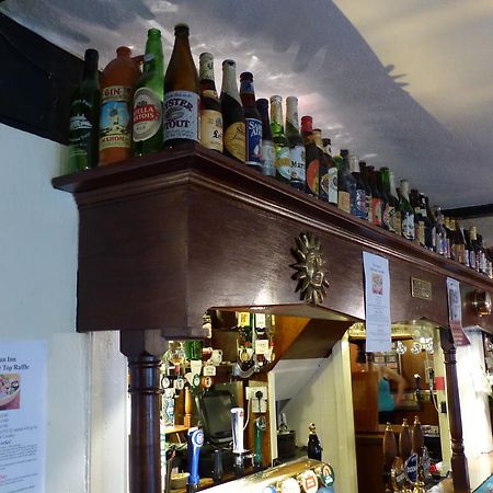 The Sun Inn Englefield Green Eksteriør billede