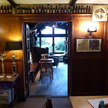 The Sun Inn Englefield Green Eksteriør billede