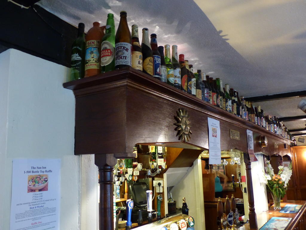 The Sun Inn Englefield Green Eksteriør billede